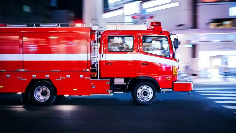 Tokyo'daki Korkunç Bina Yangınında İki Kişi Yaralandı: Olay Anı