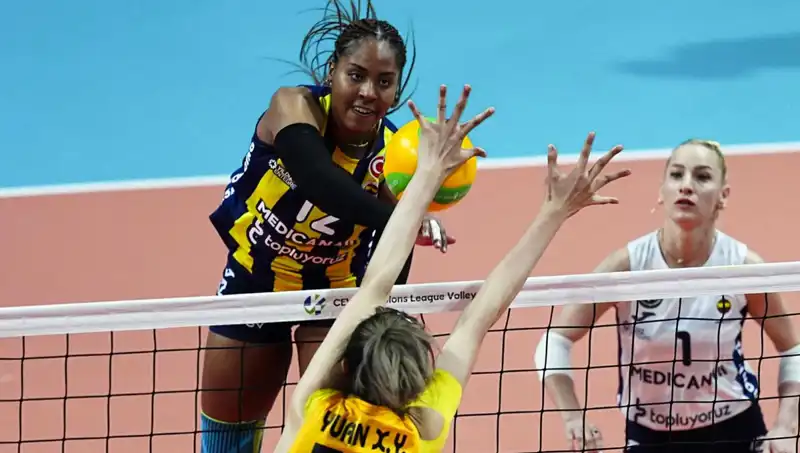 Fenerbahçe, Vakıfbank'ı Avrupa'da Rahat Geçti: 3-0'lık Tarihi Zafer