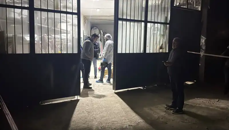 İş Yerinde Şok Edici Cinayet: Öldürdükten Sonra Battaniye ile Örtüldü