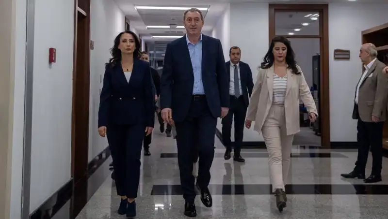 DEM Parti Heyeti Siyasi Partilere Hızla Yöneliyor: Önemli Görüşmeler Bugün Yapılacak