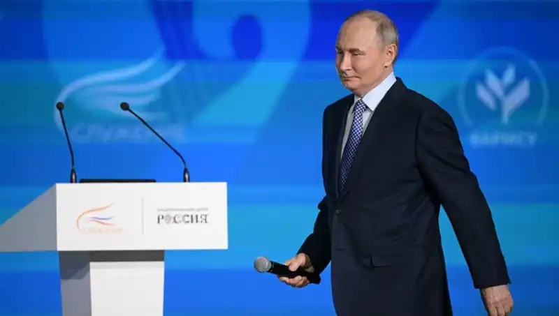 Rusya'nın Yeni "Yabancı Ajan" Yasası: Putin'in Son Stratejik Adımı
