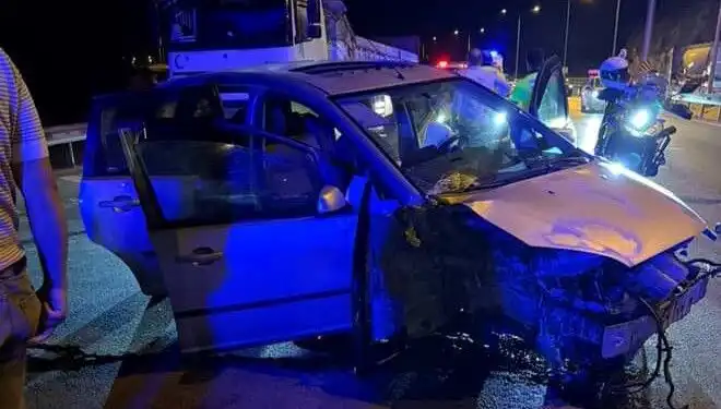 Otomobil Bariyere Çarptı: Feci Kaza Sonucu Bir Can Gitti, Üç Yaralı