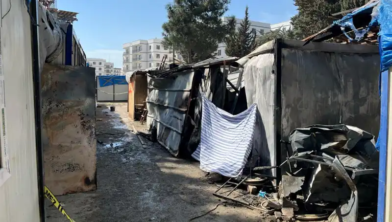 İşçilerin Kaldığı Konteynerde Çıkan Yangın, Olayı Hayatlarını Tehdit Etti