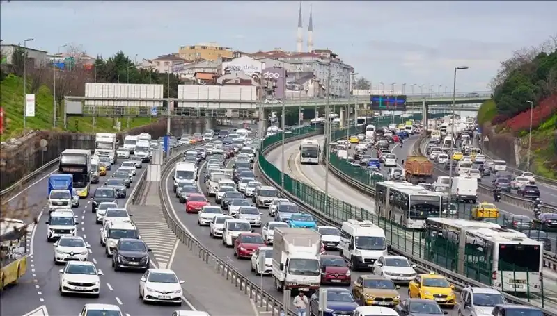 Trafikte Yeni Dönem Başladı: Genel Kurul'dan Şaşırtan Cezalar Geçti!