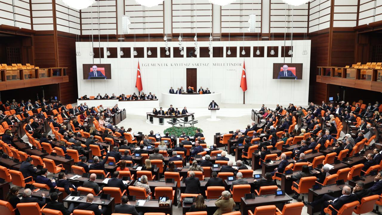 TBMM'de Gündem Yeni Anayasa