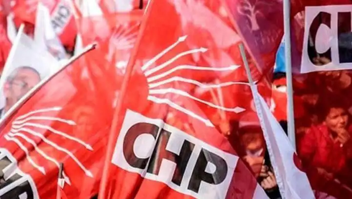 CHP'de Gözler İlçe Kongrelerinde: Ataşehir, Esenyurt ve Sarıyer Kongreleri Neden İptal Edildi?