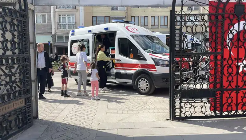 Eskişehir'de Sahipsiz Köpeklerin Tehlikesi: İki Çocuğa Saldırı!