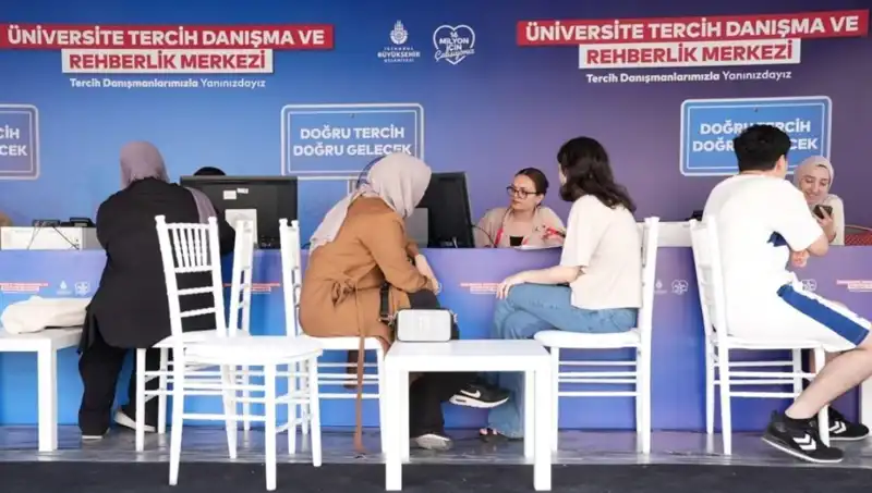 İstanbul'da Öğrenciler İçin Yeni Dönem: İBB Tercih Danışma ve Rehberlik Merkezleri