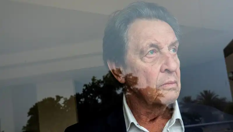 Elon Musk'ın Babası, 3 Cinayet İşlediğini ve Kızını Kurtarma Hikayesini Anlattı