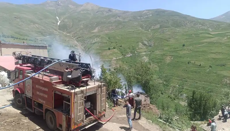 Van'da Çocuğun Ölümüne Sebep Olan Ev Yangını: Detaylar Ortaya Çıktı