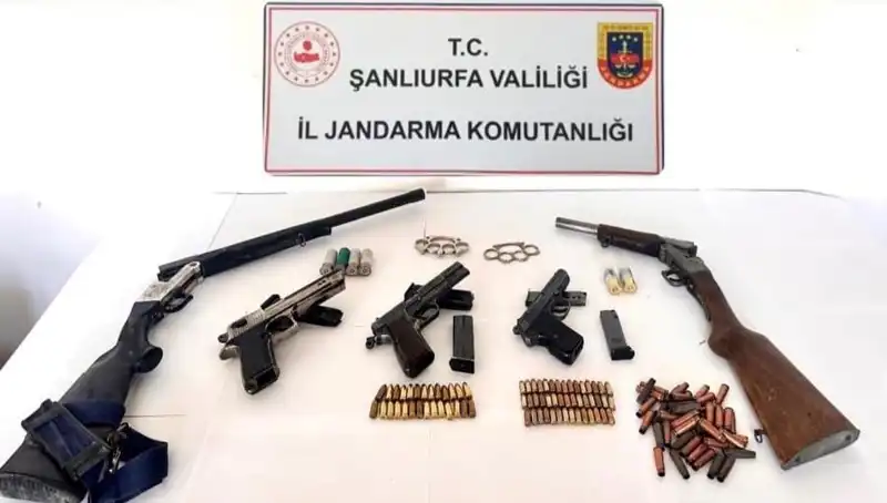 Şanlıurfa'da Ruhsatsız Silah Operasyonu: Üç Kişi Tutuklandı