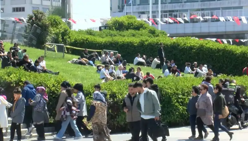 Taksim'de Deprem Yoğunluğu: Ne Anlama Geliyor ve Neler Oldu?