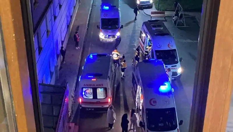 Akşam Yemeğinden Zehirlenen 53 Öğrenci Hastaneye Kaldırıldı!