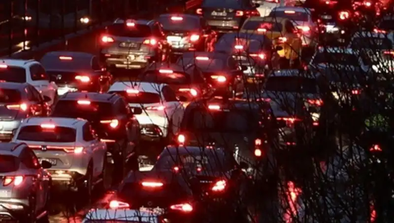 İstanbullular İçin Zorlu Saatler: Ankara Yönü 12 Saat Boyunca Trafiğe Kapalı Olacak!