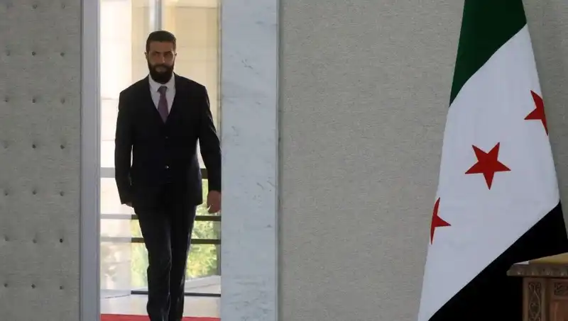 Paris’te Şara-Macron Zirvesi: Fransa, Yeni Suriye'nin İnşasını Destekleyecek mi?