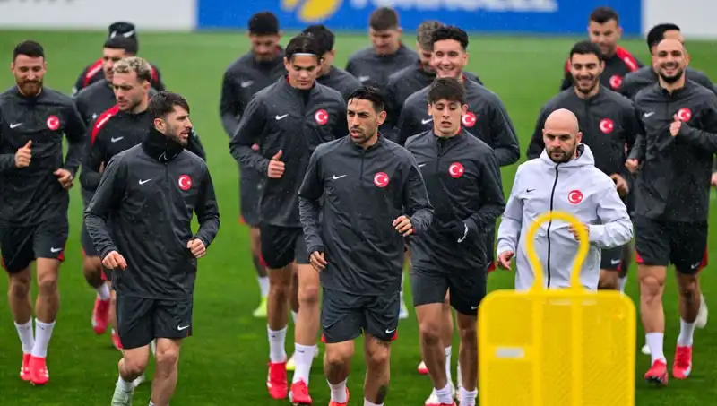 Milli Takım Özel Kampına Başladı: İki Futbolcunun Yokluğu Dikkat Çekiyor