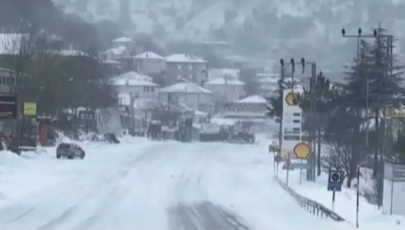 Sertavul Geçidi'nde Kar ve Sis Sebebiyle Ulaşım Durdu