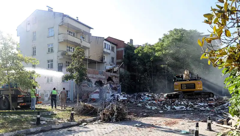 Sındırgı'da Depremler Sona Ermedi: Son Günlerde 4.0, 3.6, 3.9 Şiddetinde Artçılar Yaşandı