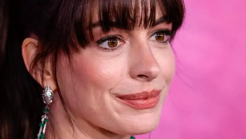 Hollywood Yıldızlarının Şok Eden Estetik Trendleri: Ölü İnsan Derisi Enjeksiyonu
