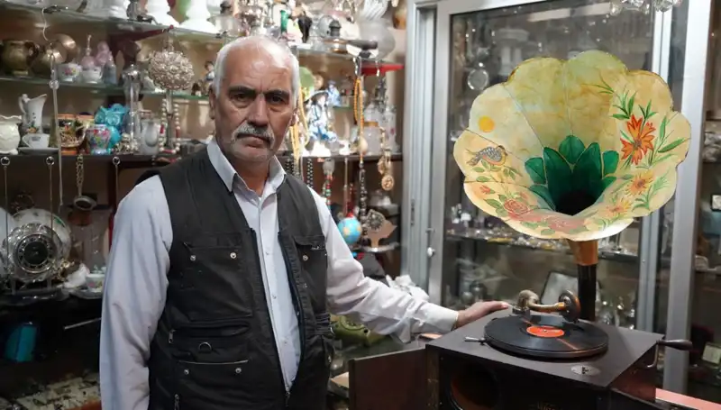 44 Yıldır Antikacılık Yapan Usta: Asırlık Gramofonlar ile Geçen Bir Hayat