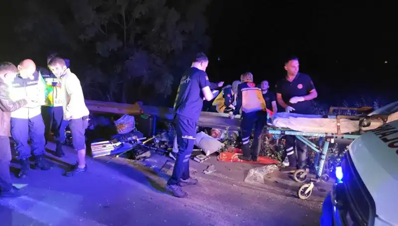 Minibüs Kazasında Hayatını Kaybedenler: Detaylar Aydınlanıyor