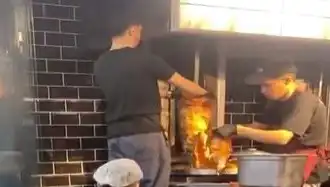 Pişmiş Tavuk Dönerin Üzerine Çiğ Et Koyma Skandalı: Gıda Güvenliği Tehlikede