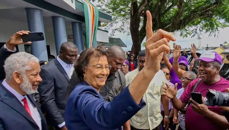 Surinam'ın Tarihinde Bir Dönüm Noktası: İlk Kadın Devlet Başkanı Seçildi