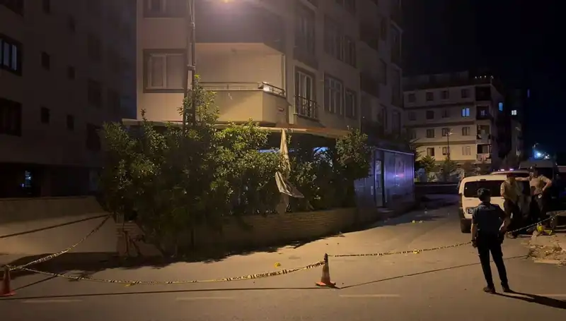 İstanbul'da Kafeye Yapılan Silahlı Saldırı: Gelişmeler ve Tepkiler