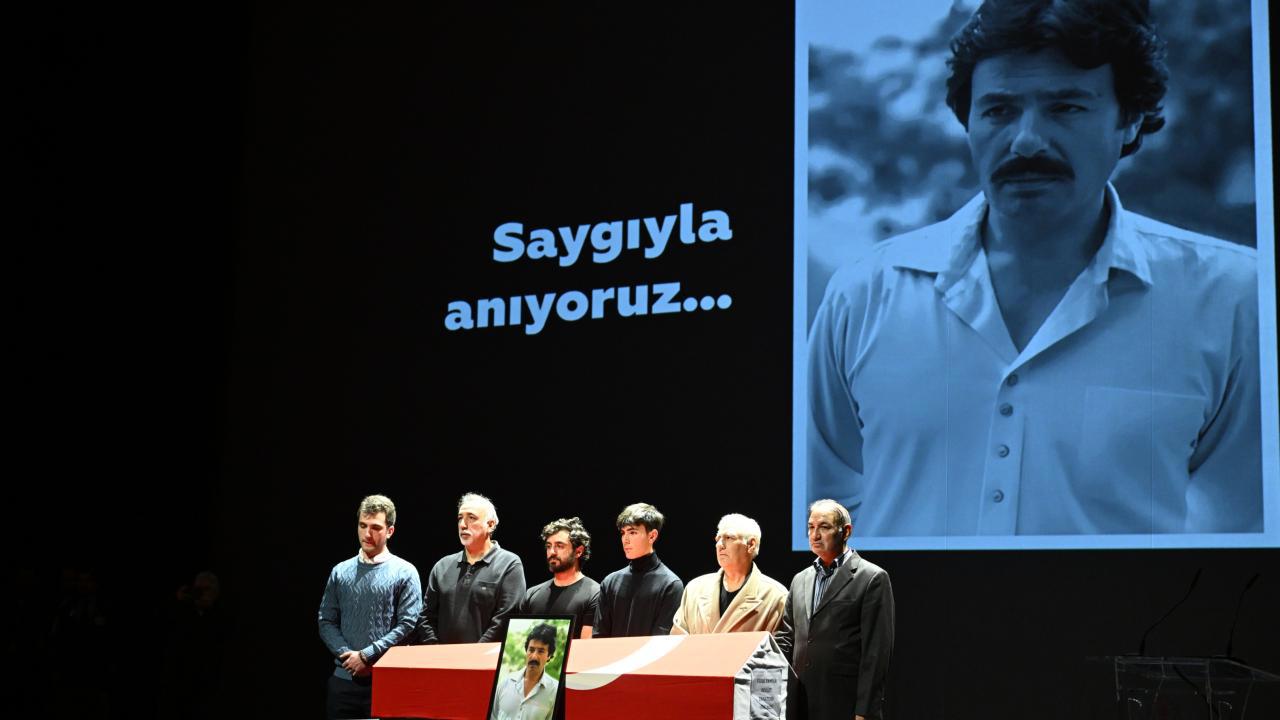 Ferdi Tayfur'a AKM'de unutulmaz bir tören düzenlendi