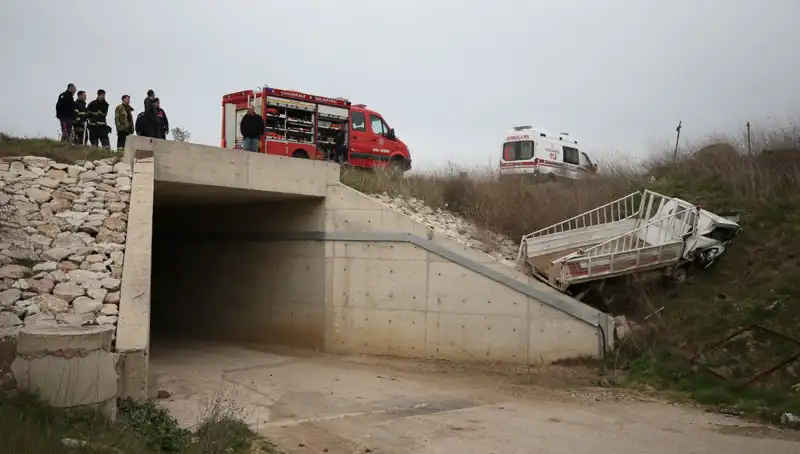 Kamyonetin Alt Geçide Düşmesi: Feci Kaza Sonrası Bircan Hayatını Kaybetti!
