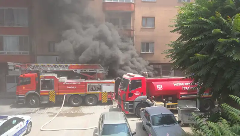 Niğde'de Beyaz Eşya Deposunda Şok Edici Yangın: Olayın Ayrıntıları