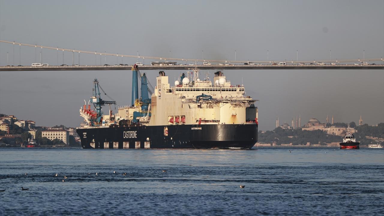 İstanbul Boğazı'nda Gemi Trafiği Durdu