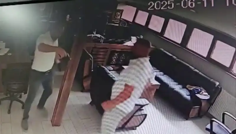 Alacak Verecek Meselesi Kanlı Bitti: Kalfa, İş İnsanı Hayatını Kaybetti