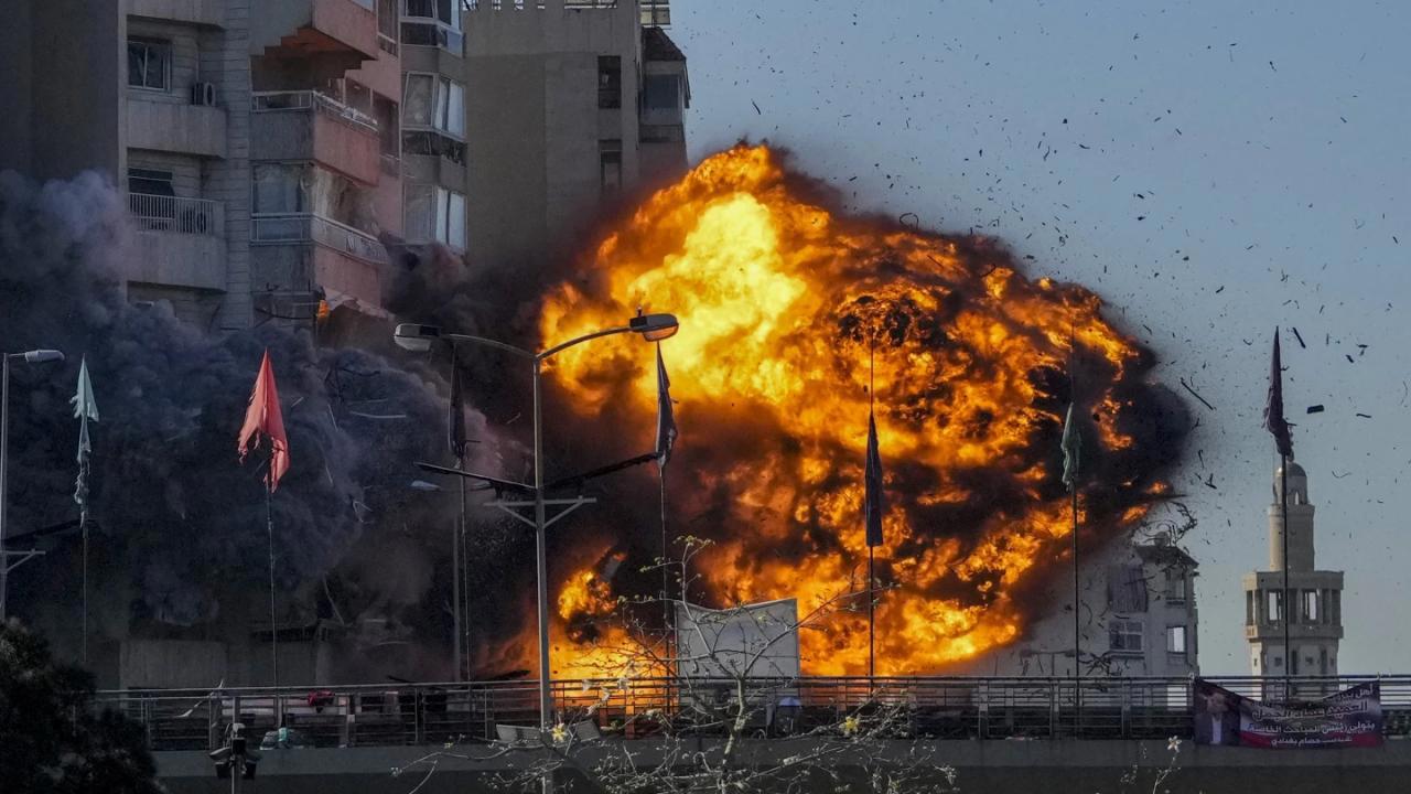 İsrail'in Hava Saldırısı Sonucunda Siviller Hayatını Kaybetti