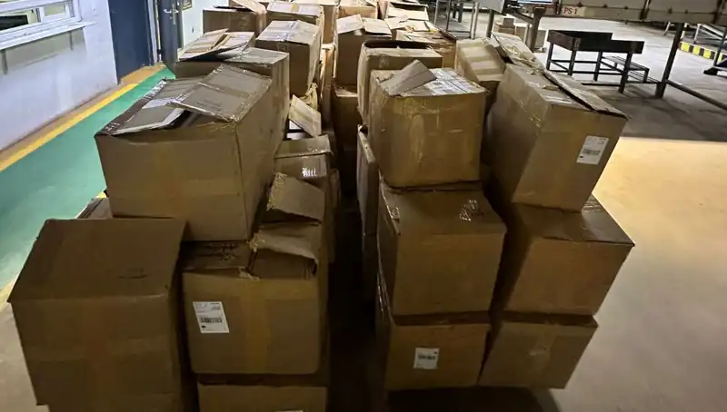 Kargo Şirketinde Şok! Depoda Kaçak Tütün Ele Geçirildi