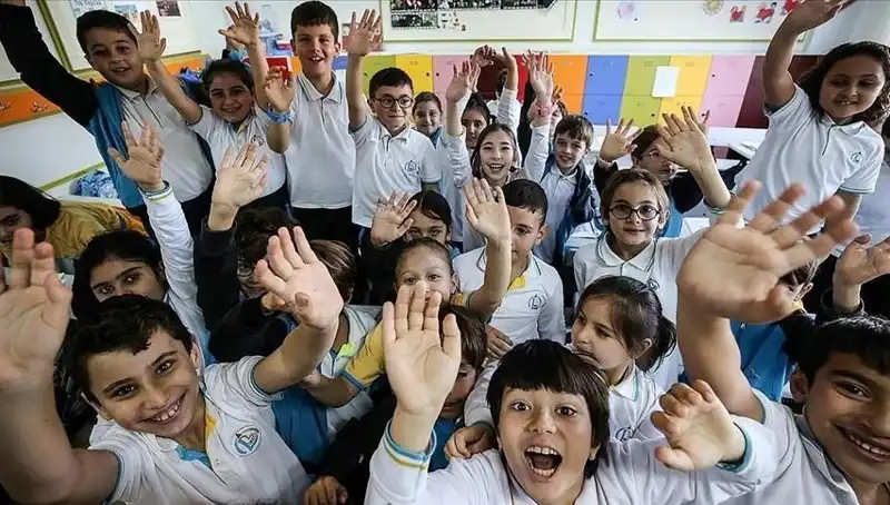 9 Günlük Bayram Tatile Dönüş: Okullar Yeniden Açılıyor!