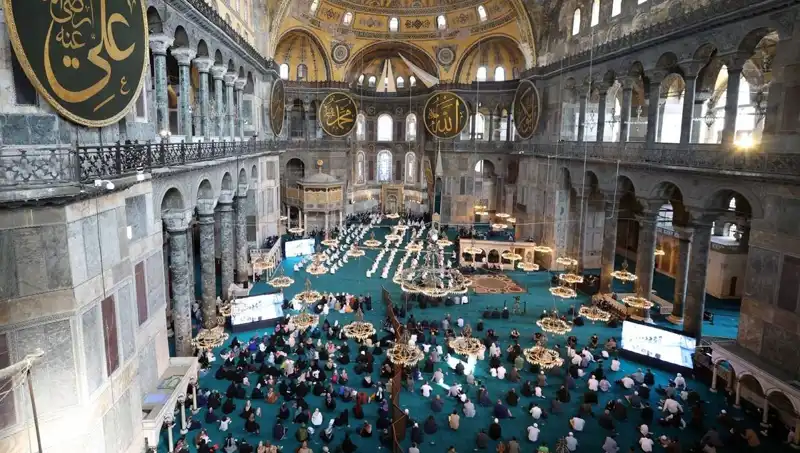 Ayasofya'nın Kapısını Kıran Sanığa Verilen Hapis Cezası Neden Önemli?