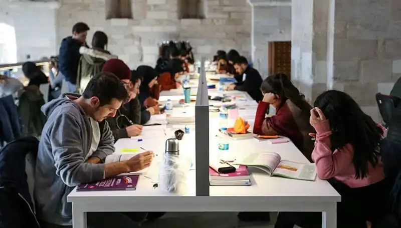 Üniversiteler 2023-2024 Eğitim Yılı Başlangıç Tarihlerini Açıkladı!