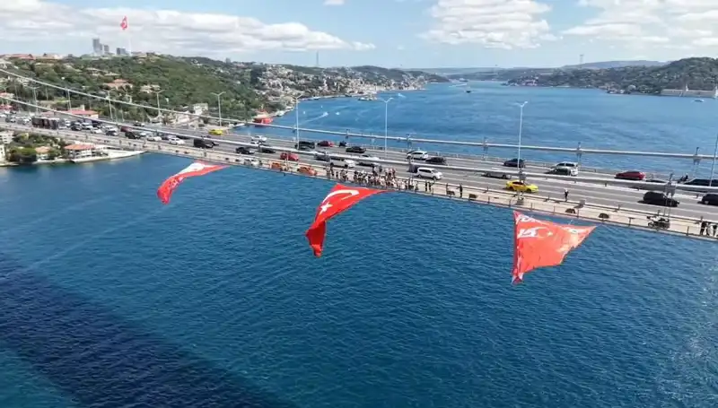 Türk Bayrağıyla Süslenen Köprü, Çağdaş Bir Anıt Oluyor