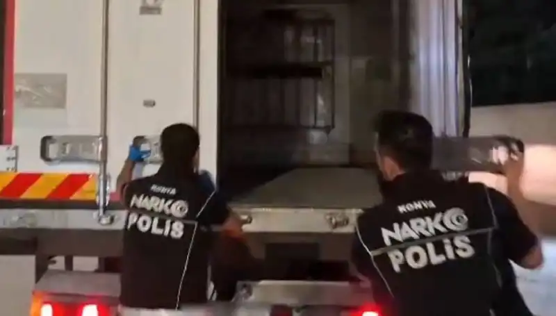 Konya'da Uyuşturucu Operasyonu: Dört Şüpheli Tutuklandı!