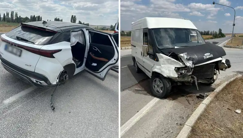Çorum’da Kafa Kafaya Çarpışan Araçlar, 2 Yaralı: Kaza Anının Görgü Tanıklarından Şaşırtıcı Detaylar