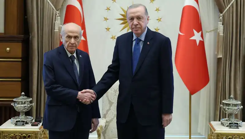 Cumhurbaşkanı Erdoğan ve Bahçeli'nin Kritik Zirvesi: Siyasi Gelişmeler Neye İşaret Ediyor?