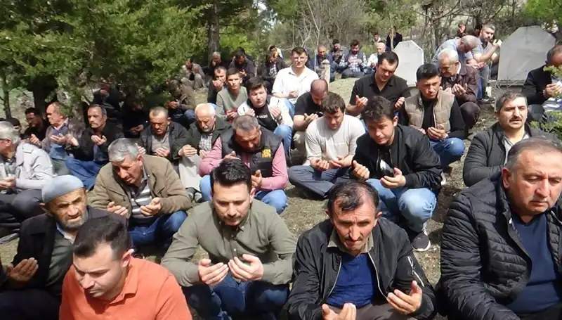 Bir Köyün Yüreğini Yakan Veda: Sonsuz Sevgilerle Uğurlanan Bir Kahraman