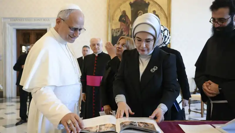 Emine Erdoğan ve Papa Leo’nun Buluşması: Gazze Üzerine Kritik Görüşmeler