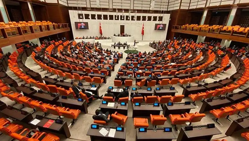 Yeni Dokunulmazlık Dosyaları Meclis’e Sunuldu: Siyasi Gelişmelerin Ardındaki Gerçekler