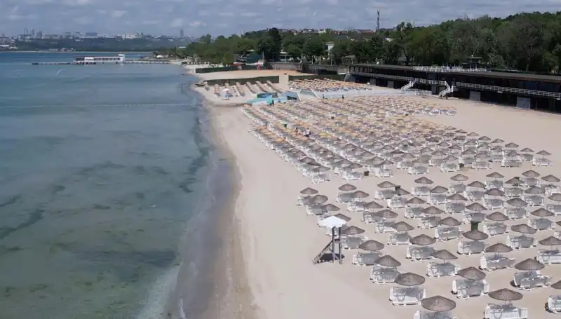 2025 İstanbul Plaj Giriş Ücretleri: Sarıyer, Florya ve Adalar'da Neler Oluyor?
