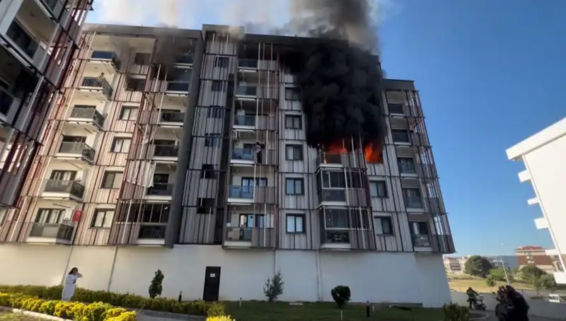 Çanakkale'de Yangın Panik Yarattı: Olay Anı ve Sonrası