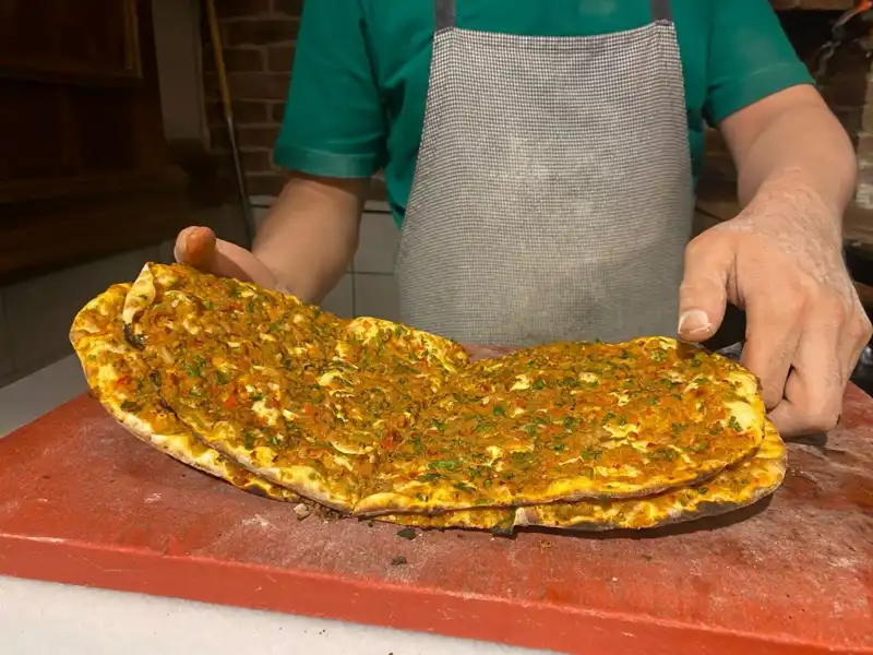İstanbul’da Lahmacun Fiyatları: Semtler Arası Farklar Neden Bu Kadar Büyük?