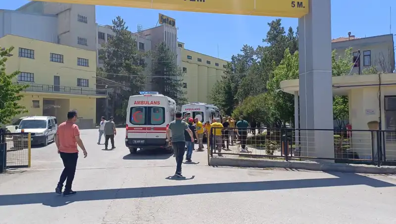 Çorum'da Un Fabrikasında Patlama: Biri Ağır, 9 Kişi Yaralandı