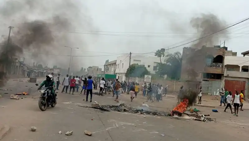 Togo'da Protesto Gösterileri: Nehirlerde Bulunan 7 Ceset Ülkeyi Sarsıyor